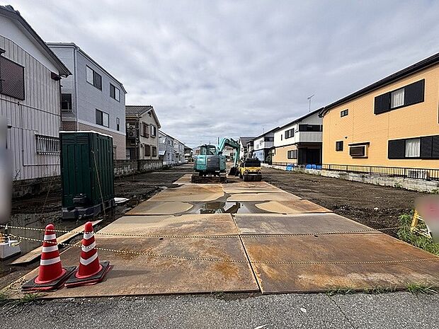 新たな暮らしの舞台となる、落ち着いた住宅街に位置するゆとりある敷地です。