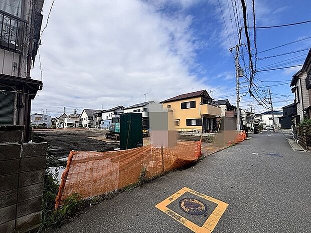 周囲の落ち着いた環境に調和し、これからの暮らしを自由に描き出せるゆとりある敷地です。