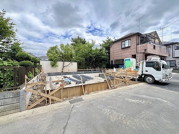 基礎から完成済みの住まいまで、各工程をご確認いただけます。