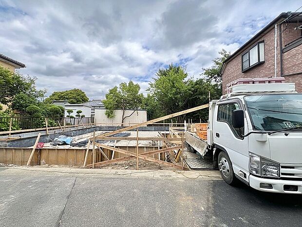 基礎から完成済みの住まいまで、各工程をご確認いただけます。