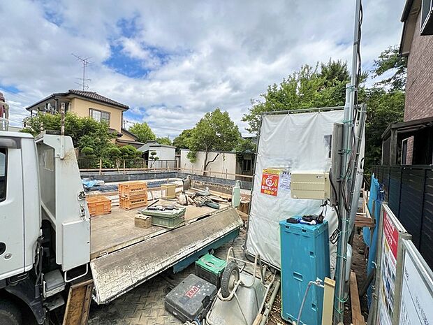基礎から完成済みの住まいまで、各工程をご確認いただけます。