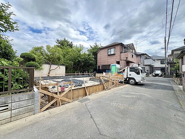 基礎から完成済みの住まいまで、各工程をご確認いただけます。