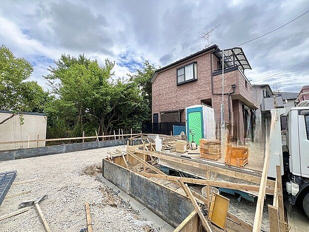 基礎から完成済みの住まいまで、各工程をご確認いただけます。