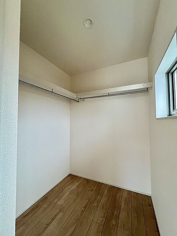 すっきりと整えられた空間が広がり、落ち着いた時間と心地よいゆとりを感じさせる場所。