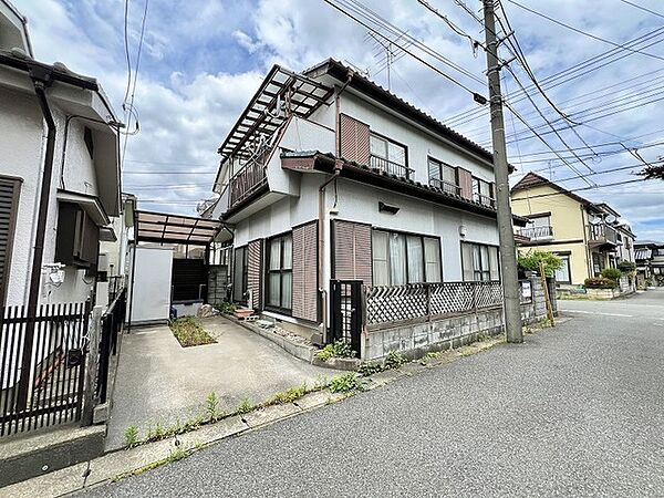街並みに静かに寄り添い、日々の暮らしを穏やかに育む落ち着いた住環境が広がっています。