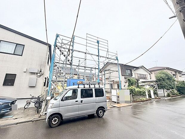 静かな住宅街に位置する、これからの暮らしを思い描ける新たな風景が広がる敷地です。