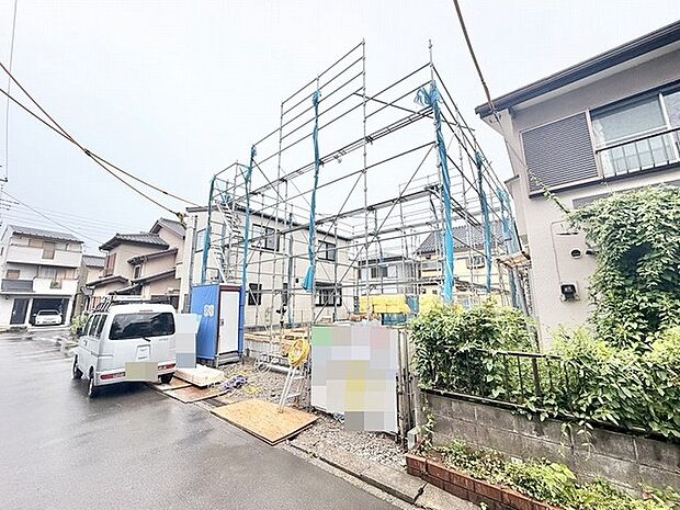 新しい暮らしの基盤となる、静かな住宅街に広がる建設予定地の様子です。
