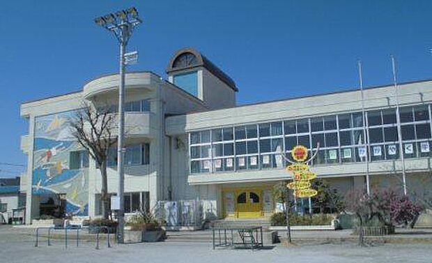 草加市立青柳小学校（820m）