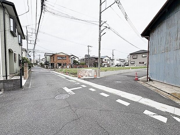 落ち着いた周辺環境に位置し、日々の生活が穏やかに流れるゆとりある住環境です。