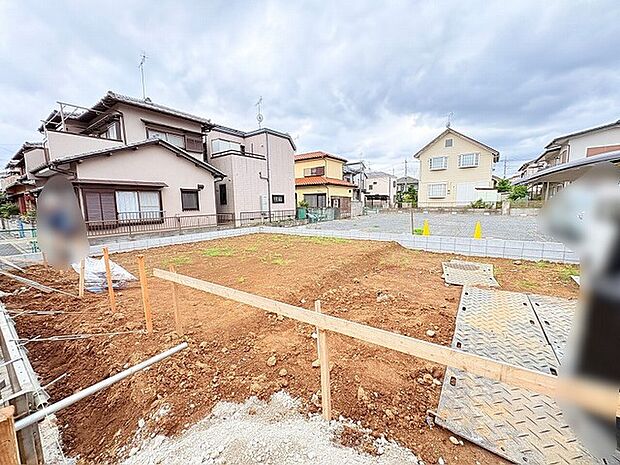 住環境が整った穏やかな街並みに溶け込む、理想の暮らしを描くための落ち着いた敷地です。