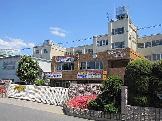越谷市立東中学校(1300m)