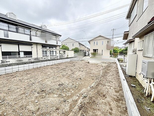閑静な住宅街の一角にあり、理想の暮らしを描き出せるゆとりある広さの敷地です。