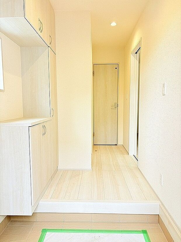 木目のやさしい質感が広がり、心穏やかに過ごせる心地よいプライベート空間。