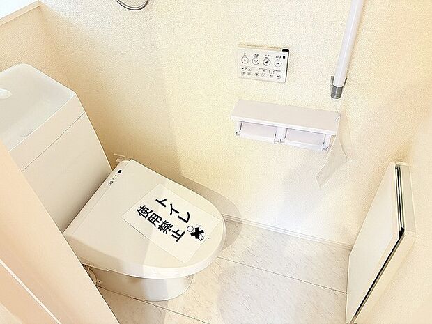 清潔感のある色調で統一された、すっきりと落ち着きのある心地よい空間です。
