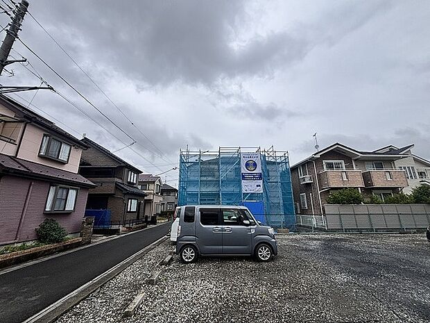 落ち着いた住環境の中に、新しい暮らしの形が静かに息づき始めています。