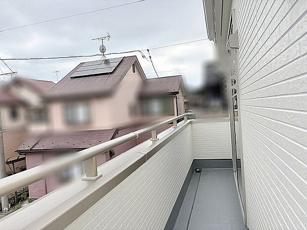 開放的な空が広がり穏やかな風を感じられる心地よい空間です