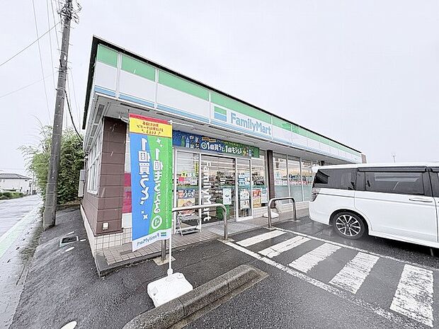 ファミリーマート岩槻本宿店(1200m)
