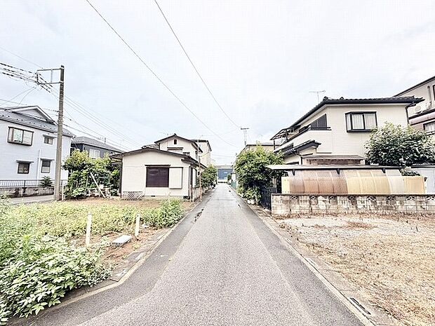 穏やかな時間が流れる住宅街の風景が、日々の暮らしに静かな安らぎをもたらします。