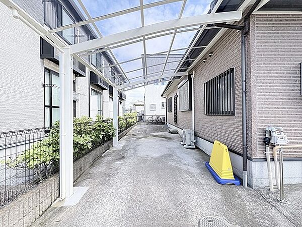 雨の日でも使い勝手が良く、住まいの利便性を高めてくれる機能的な空間が広がっています。
