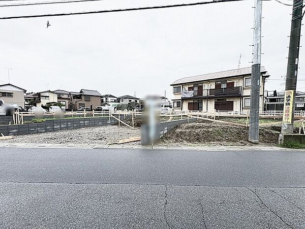 周辺環境が落ち着いた、住宅街の穏やかな空気感に包まれた広々とした敷地です。