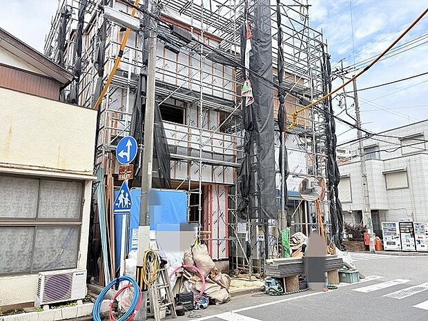新しい住まいが形作られていく過程に、これから紡がれる日々の暮らしへの期待が高まります。