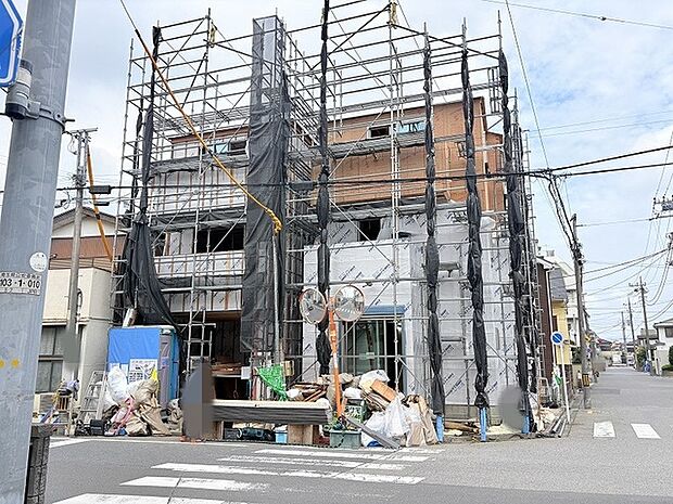 これから始まる新しい暮らしに向けて、丁寧に着実に建築が進められている様子です。