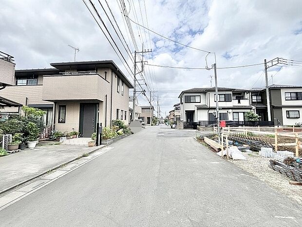 ゆったりとした時間が流れる、落ち着いた佇まいの住宅街が日々の暮らしを穏やかに包み込みます。
