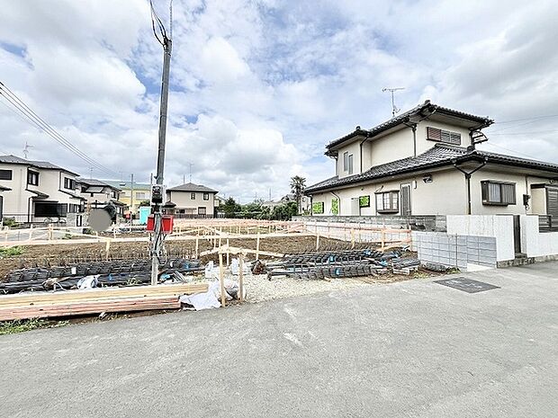 閑静な住宅街の一角にあり、新しい暮らしの拠点として落ち着いた日々を育める広がりを感じる土地です。