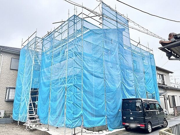 新しい住まいへと生まれ変わる準備が進む、静かな佇まいの様子です。