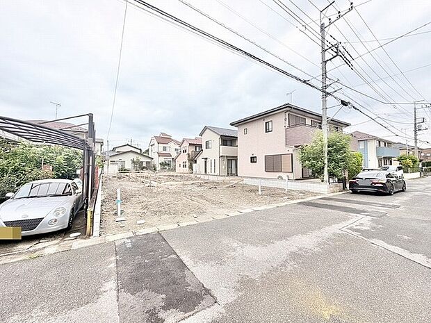穏やかな時間が流れる住宅街の中にあり、これから新しい暮らしを育んでいくための広がりを感じる空間です。