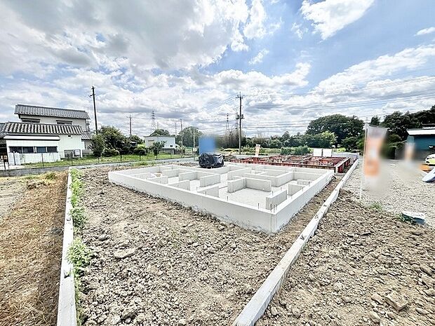 これからの暮らしの礎となる、穏やかな空気が流れる広々とした敷地です。