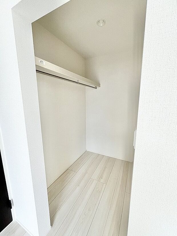 すっきりと整えられた空間が広がり、日々の暮らしに心地よいゆとりをもたらしてくれます。