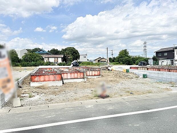 空が大きく広がる開放的な立地で、新しい暮らしの基盤が整っていく静かな環境です。