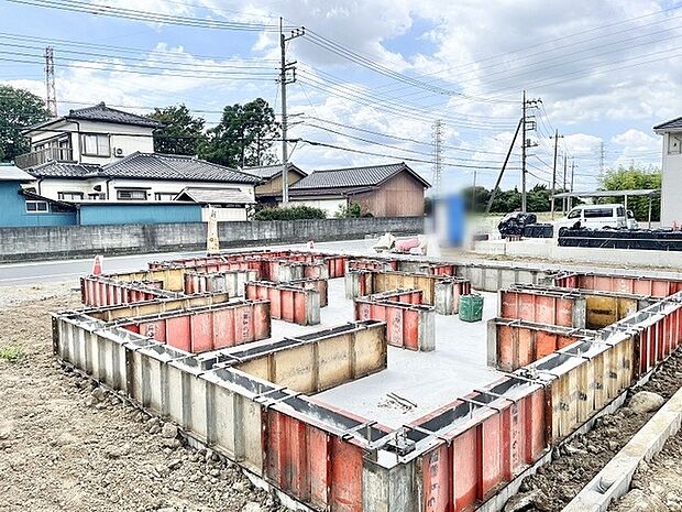 これから始まる新しい暮らしの形を、確かな土台から見守る穏やかなロケーションです。