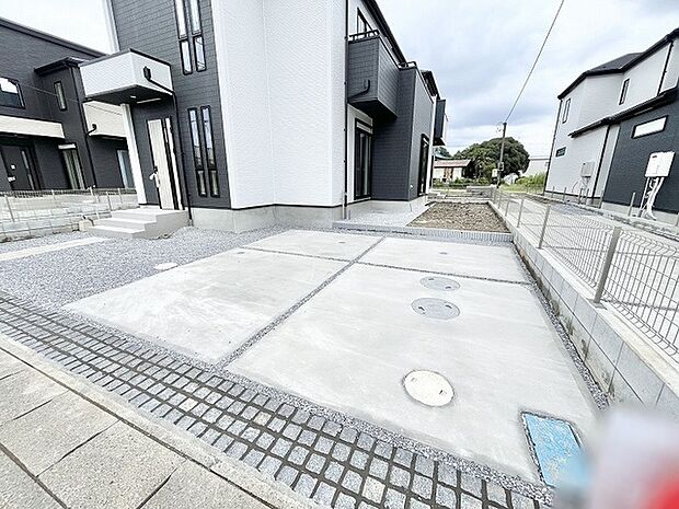 洗練された外観デザインが引き立つ、すっきりと整えられた空間が広がります。