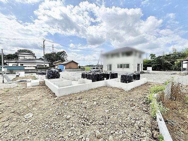 空が大きく広がる開放的な環境に、これから新しい暮らしが描き出されていく場所です。