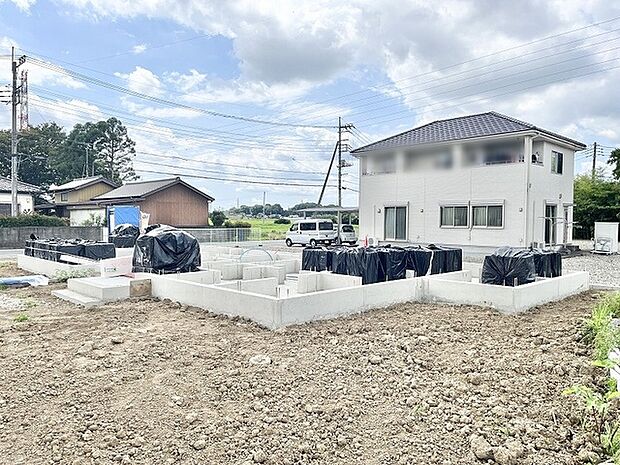 静かな環境の中に、これからの暮らしを形作るための確かな礎が着々と整えられています。