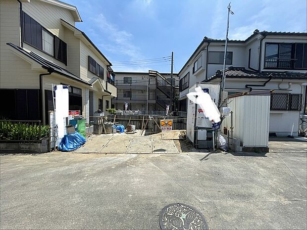 閑静な住宅街の一角にあり、新しい暮らしの始まりを感じさせる開放的なロケーションです。