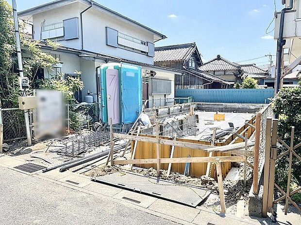 新しい生活の基盤となる場所、これからの未来を丁寧に描き出していくための建設現場です。