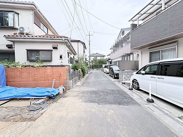 周囲の街並みに溶け込む、穏やかな日常が流れる住環境がここにあります。