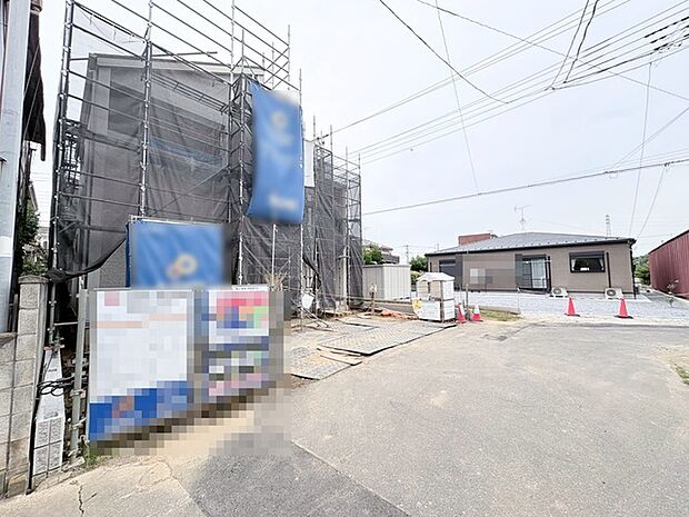 新しい暮らしの形が形作られていく、期待感に満ちた建設現場の様子です。