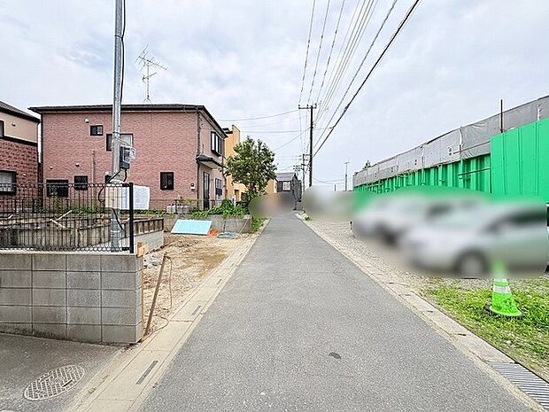 穏やかな空気が流れる住環境にあり、日々の暮らしに落ち着きを感じさせる心地よい立地です。