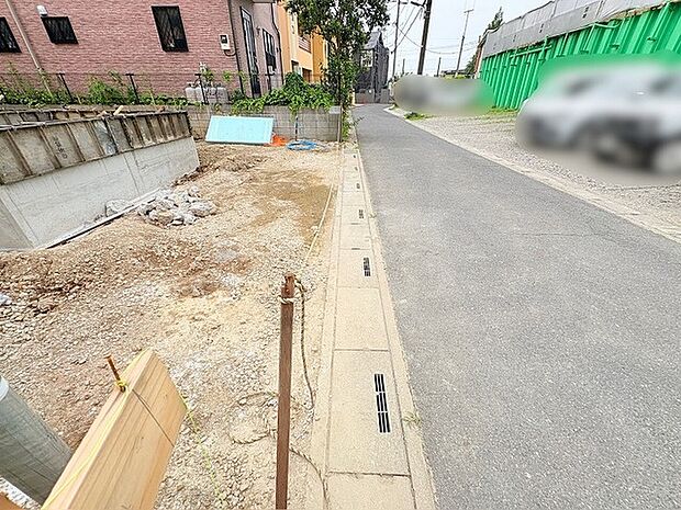 穏やかな時間が流れる落ち着いた立地で、新しい暮らしの拠点として適した整った区画です。