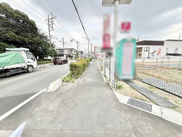 日々の生活の動線となる、程よい落ち着きと穏やかな空気感に包まれた周辺環境です。