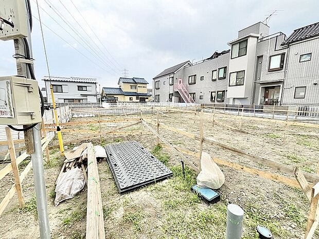 住まいづくりの夢が広がる、周囲との調和を大切にした落ち着きある敷地です。