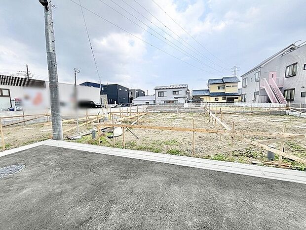 新しい暮らしの舞台として、理想の住まいを自由に描き出せるゆとりある広さが魅力の土地です。