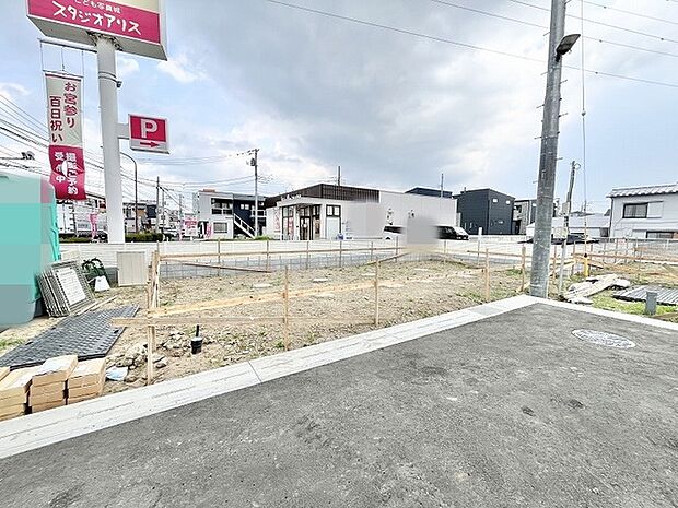 将来の暮らしを自由に思い描ける、開放感のある広々とした敷地が広がっています。