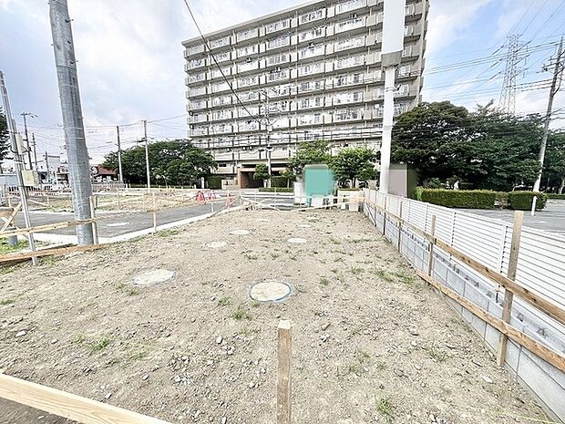 新たな暮らしを思い描く、可能性に満ちた静かな地をご案内します。