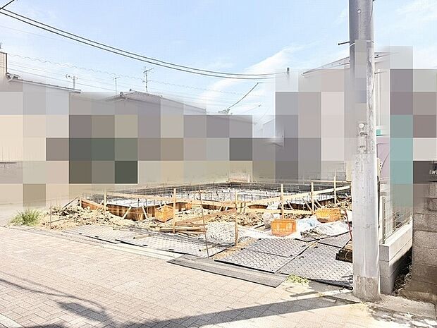 静かな住宅街に位置する、新しい暮らしの始まりを感じさせる整った敷地です。