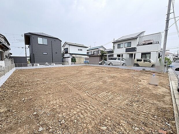 周囲の環境に溶け込みながら、家族の新しい暮らしを自由に描き出せるゆとりある敷地です。
